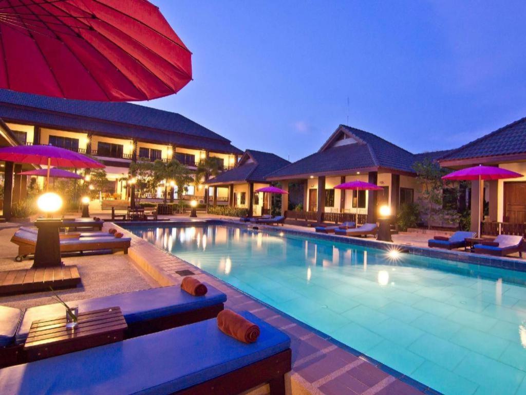 Rose Bay Resort Pattaya Exterior photo