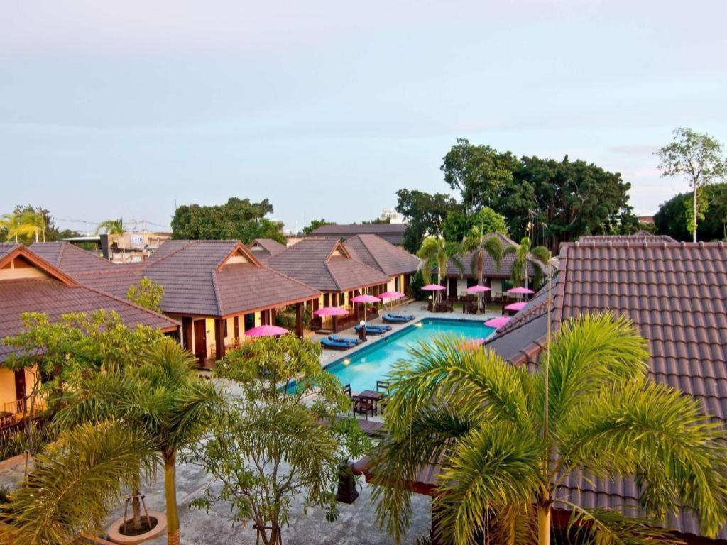Rose Bay Resort Pattaya Exterior photo