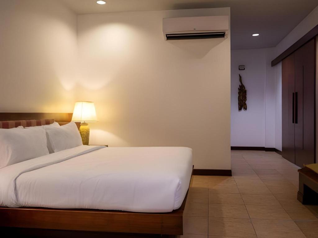 Rose Bay Resort Pattaya Exterior photo