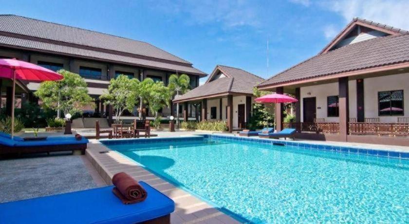 Rose Bay Resort Pattaya Exterior photo