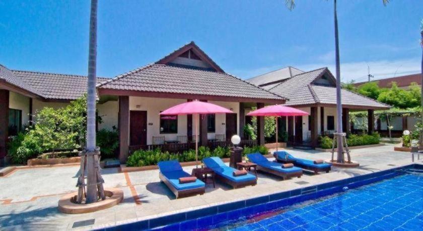 Rose Bay Resort Pattaya Exterior photo