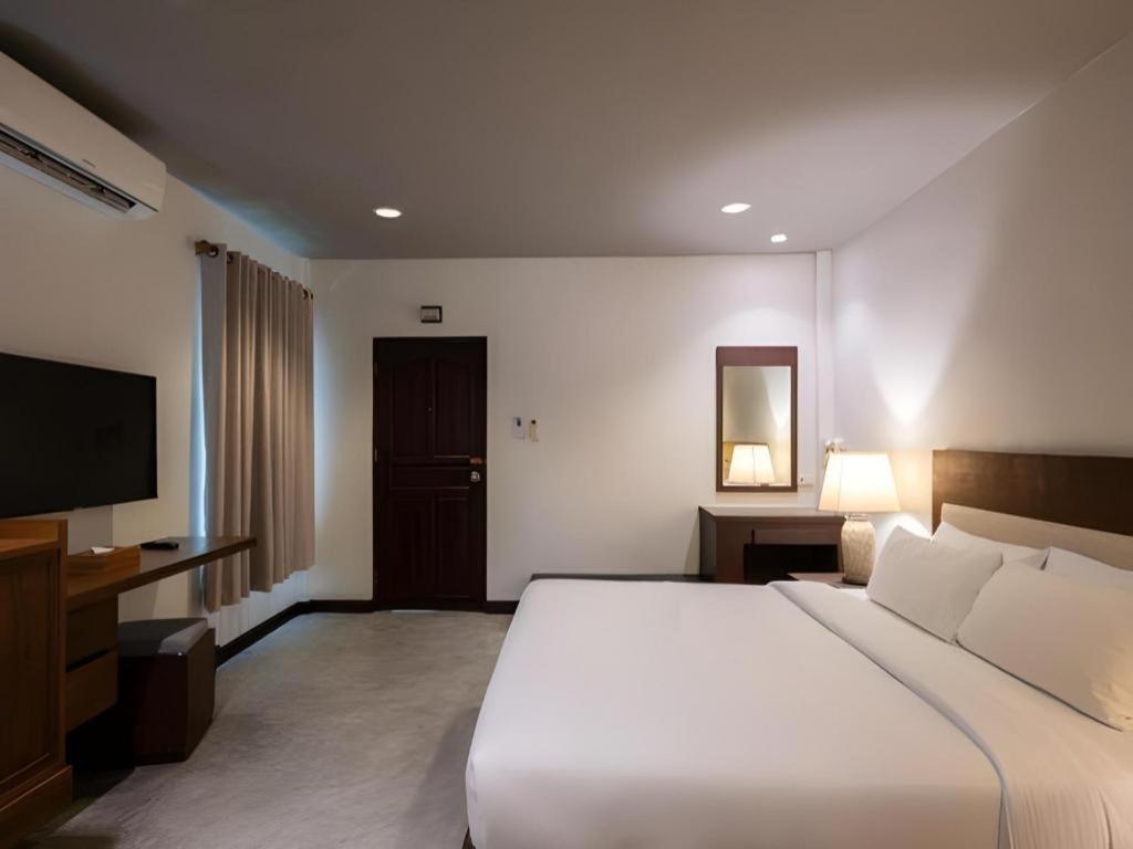 Rose Bay Resort Pattaya Exterior photo